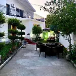 Villa Artists *