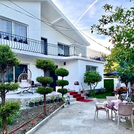 Villa Artists