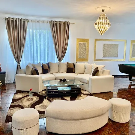 Artists Villa *